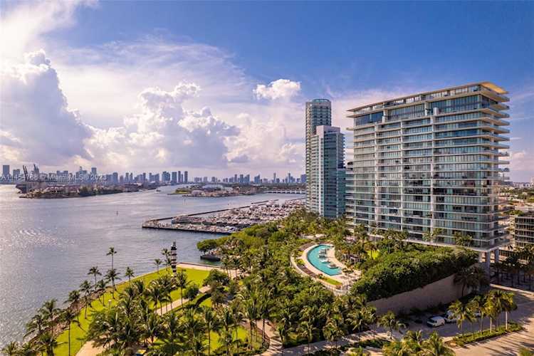 800 S Pointe Dr #1404 Miami Beach, FL 33139
