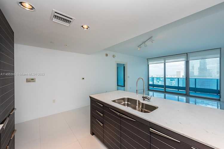 200 Biscayne Boulevard Way #4012 Miami, FL 33131