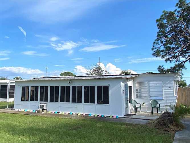 2017 Rose Ave Englewood, FL 34224