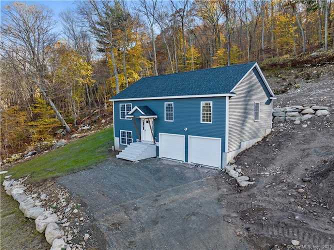 356 Leffingwell Rd Montville, CT 06382