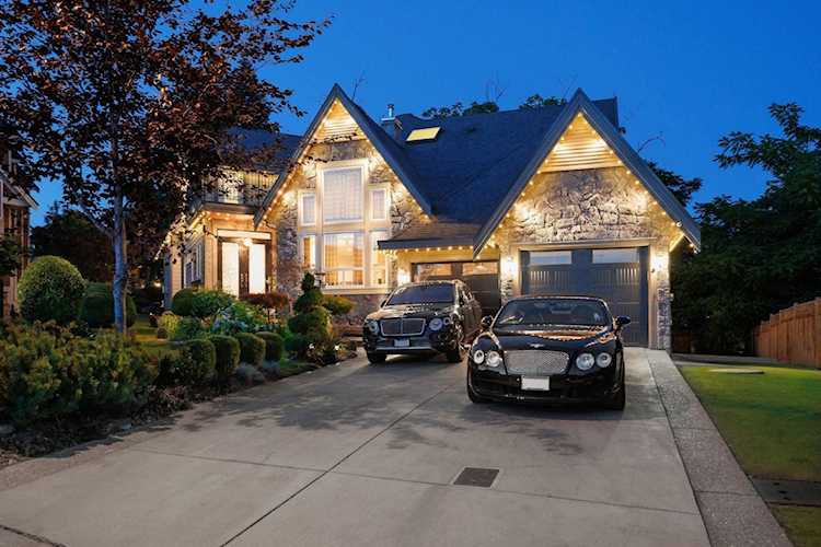 16699 57 Avenue Surrey, BC V3S 2L7