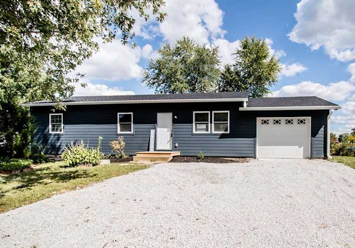 5301 S Pine St Columbus, IN 47201