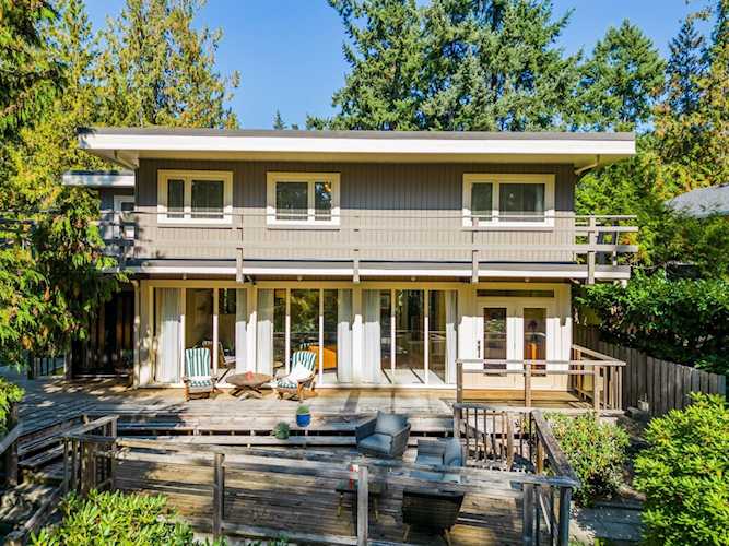 5765 Larson Place West Vancouver, BC V7W 1S5