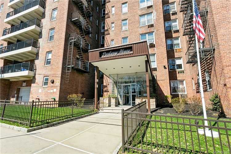61 Bronx River Rd #3I Yonkers, NY 10704