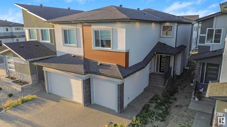 3124 Kostash Green Edmonton, AB T6W 4Y3