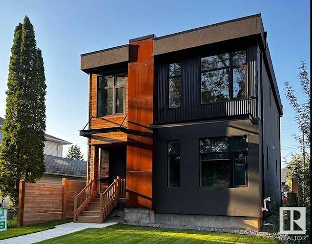 9642 73 Avenue Edmonton, AB T6E 1B2
