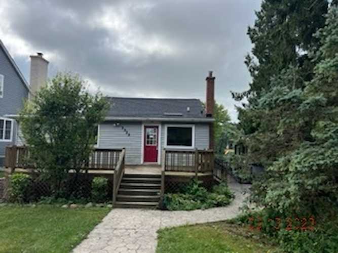 2323 Grove Ln Cary, IL 60013