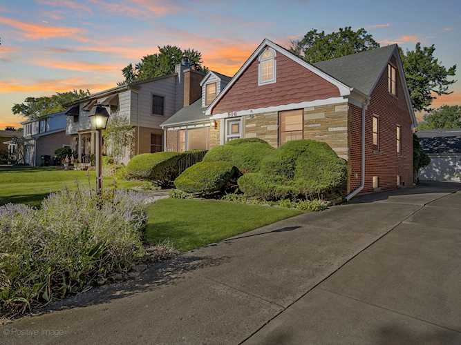916 S Waiola Ave La Grange, IL 60525