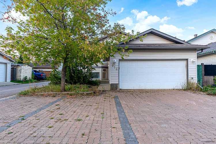 213 Diefenbaker Dr Fort McMurray, AB T9K 2
