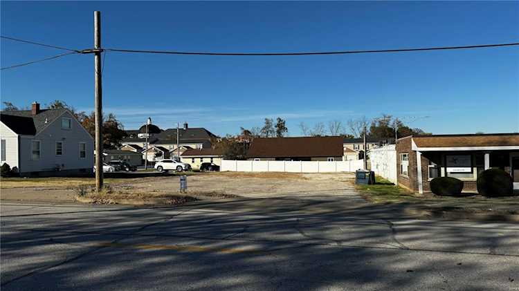 205 E Elm St O'fallon, MO 63366