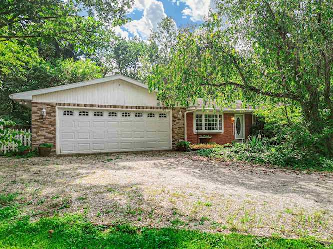 6504 Raintree Drive Evansville, IN 47712