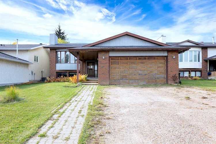 113 Bergeron Rd Fort McMurray, AB T9K 2