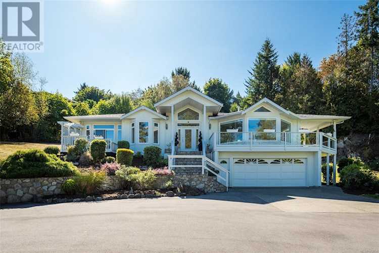 1238 Bluebell Place North Saanich, BC V8L5J8