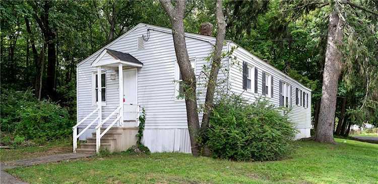 145 Proctor St #145 Waterbury, CT 06706