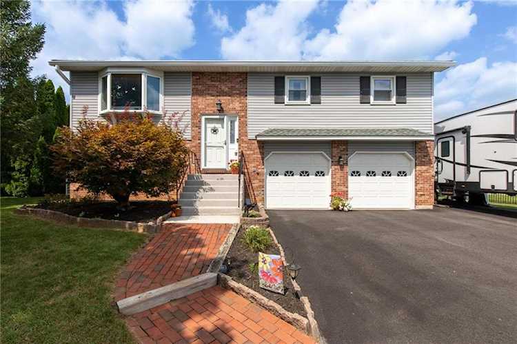 1156 Patricia Dr home for sale in Allentown, PA - Homeway Real Estate Photo 1