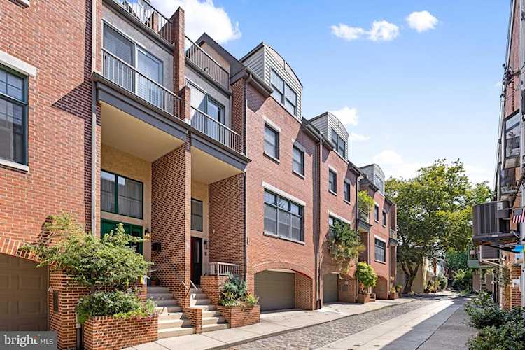 2505 Panama St Philadelphia, PA 19103