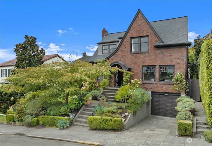 1009 5th Ave W Seattle, WA 98119