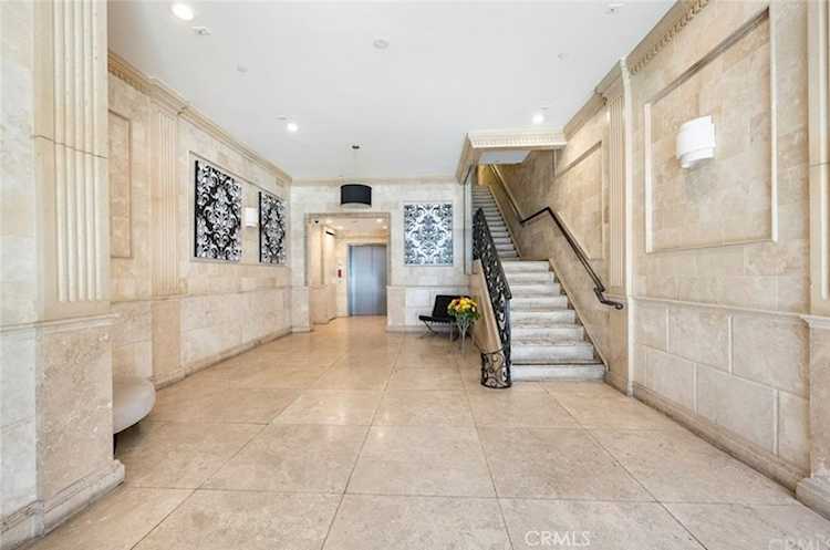 35 North Raymond Avenue #204 Pasadena, CA 91103