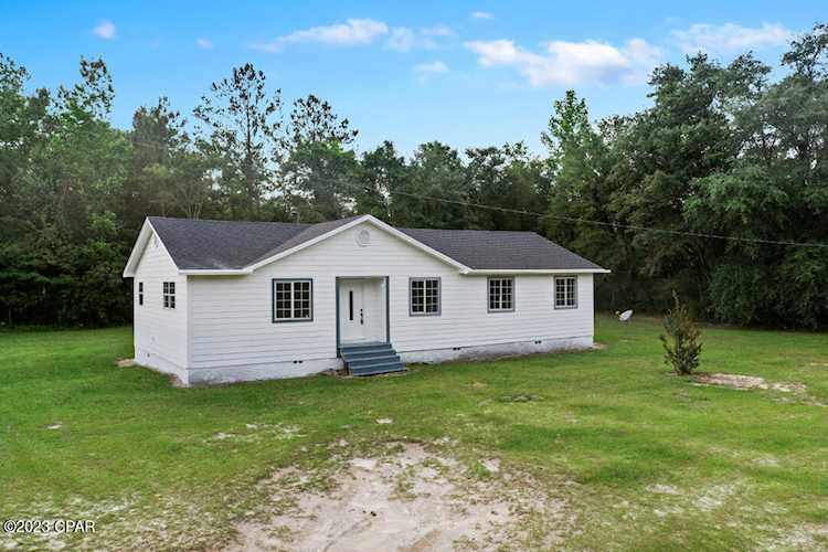 3239 Oblong Circle Marianna, FL 32446