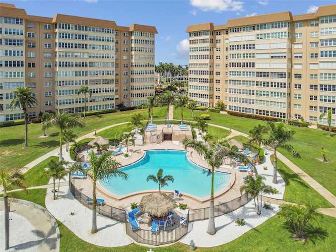 5130 Brittany Dr S #808 St. Petersburg, FL 33715