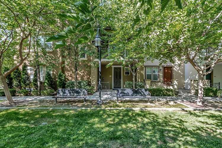 584 Messina Gardens Ln San Jose, CA 95133