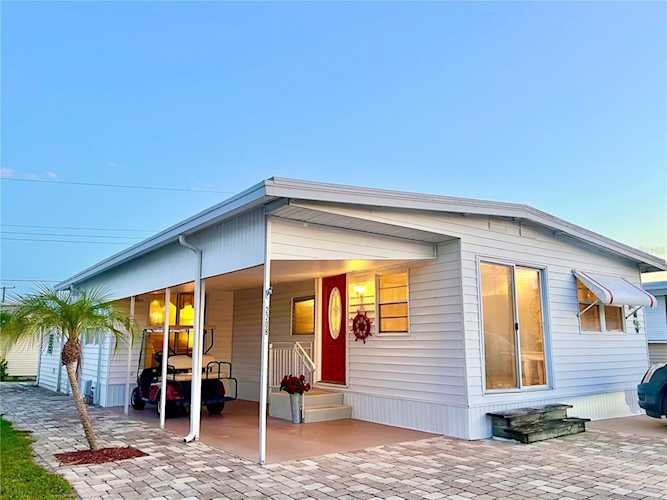 2208 Iowa Ave Bradenton, FL 34207
