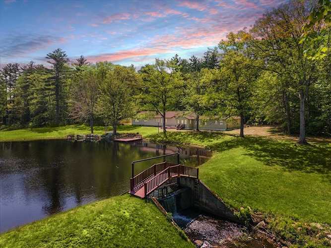 427 Silver St Middleton, NH 03887