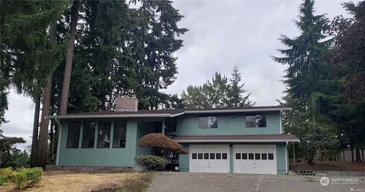2208 Shaw Rd E Puyallup, WA 98372