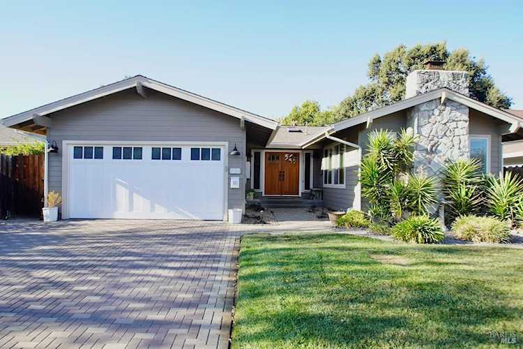 181 San Carlos Way Novato, CA 94945