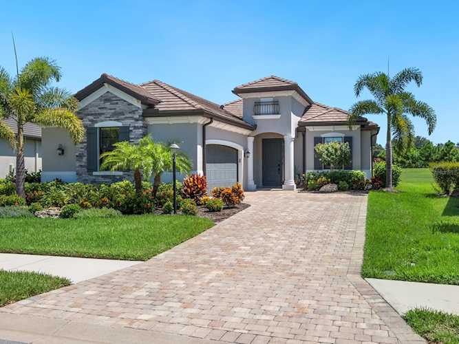 17731 Hickok Belt LOOP Bradenton, FL 34211