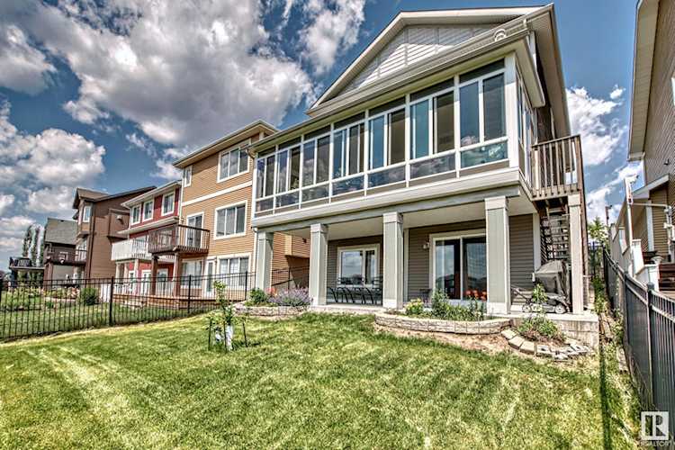 8424 218 Street Edmonton, AB T5T 4R9
