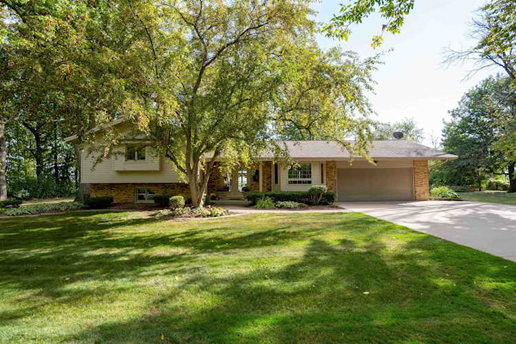 N8739 Zirbel Dr Menasha, Village of Harrison, WI 54952