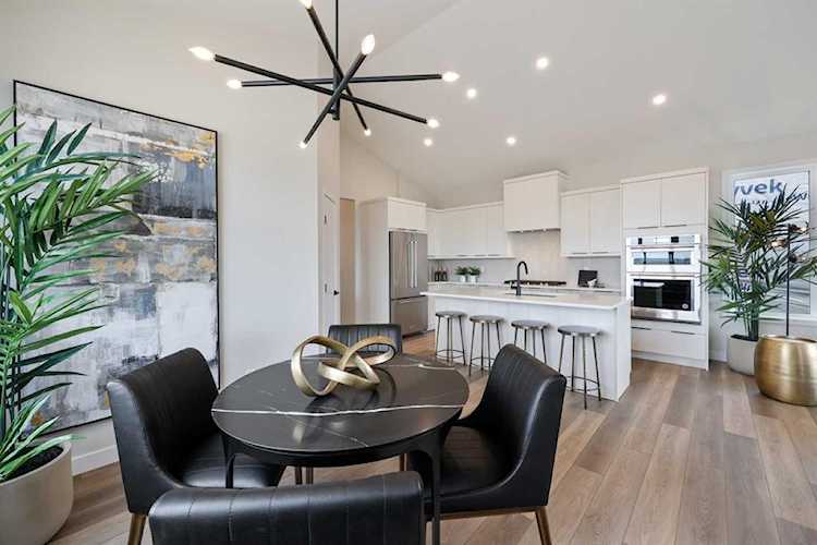 240 Edith Walk NW Calgary, AB T3R 1Y5