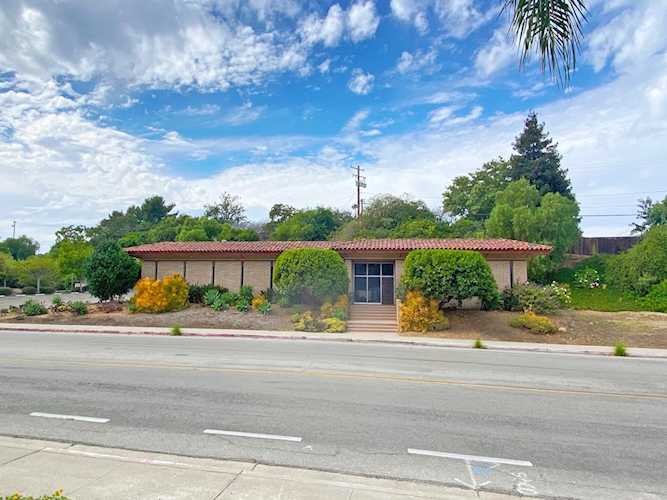 4860 Calle Real Santa Barbara, CA 93111