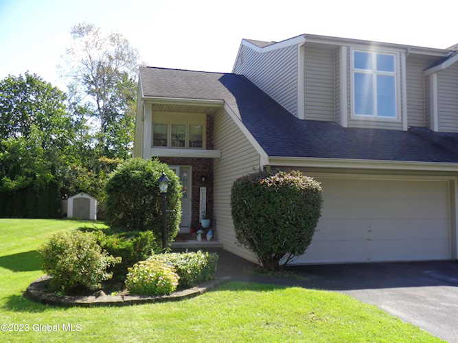 36 Captains Blvd Waterford, NY 12188