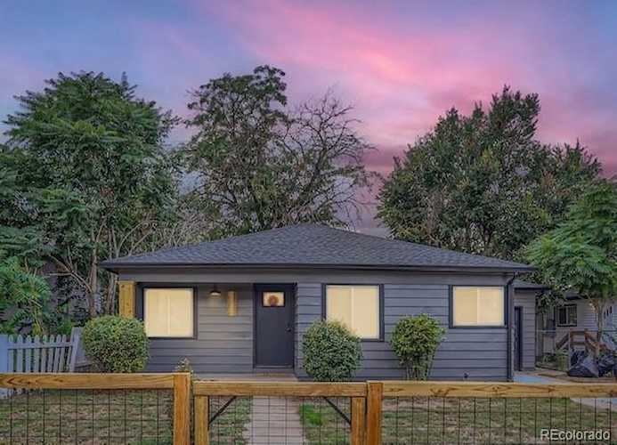 1609 Clinton St Aurora, CO 80010
