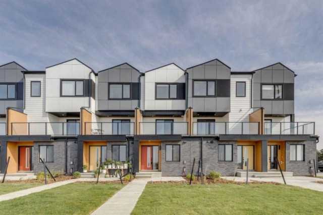 8535 SE 19 Ave Calgary, AB T2A 7W8
