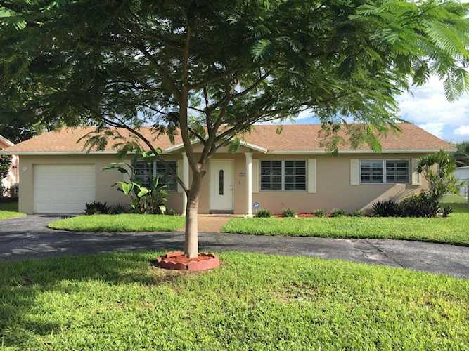 261 NW 8th Street Boca Raton, FL 33432
