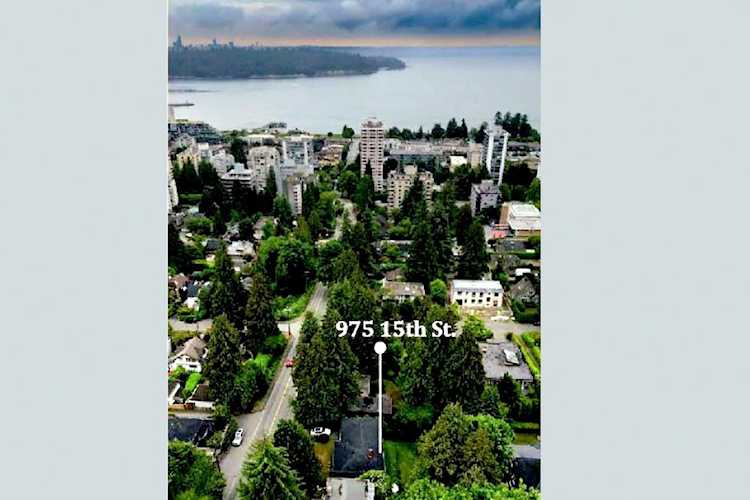 975 15th Street West Vancouver, BC V7T 2T3