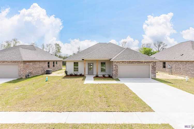 2377 Woodland Ct Port Allen, LA 70767