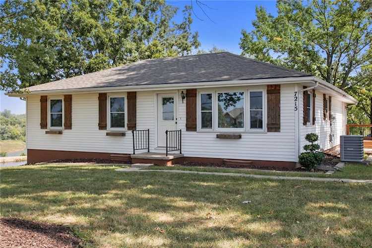 7215 NW Hampton Rd Parkville, MO 64152