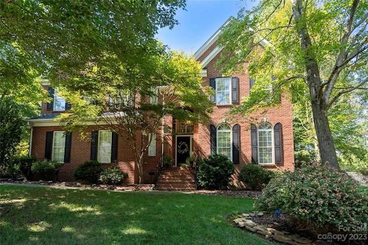 7102 Weddington Brook Dr Matthews, NC 28104 | MLS 4070274 Photo 1