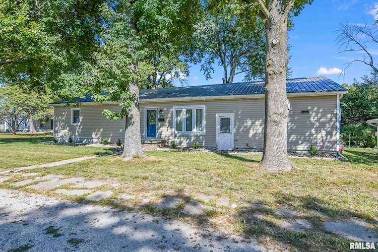 619 W Madison St Petersburg, IL 62675