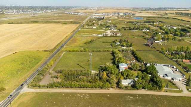 3250 SE 84 St Calgary, AB T2B 3C1