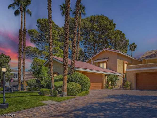 2906 Bel Air Dr Las Vegas, NV 89109