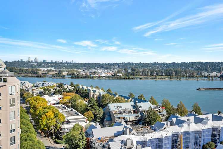 1235 Quayside Drive #1806 New Westminster, BC V3M 6J5