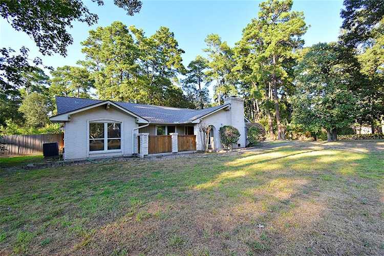 1111 W Golden Bear Ln Houston, TX 77339