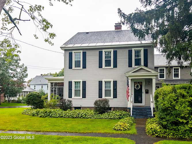 1225 Regent St Niskayuna, NY 12309