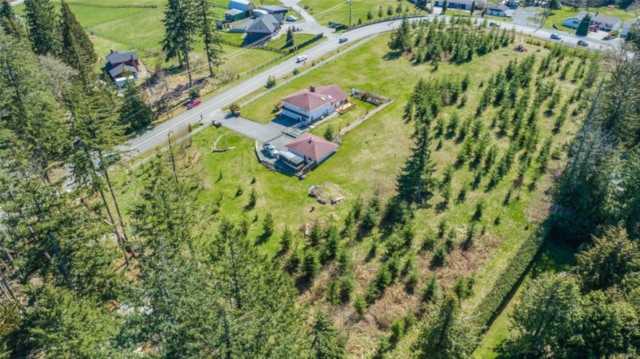 3593 Jingle Pot Rd Nanaimo, BC V9R 6X2