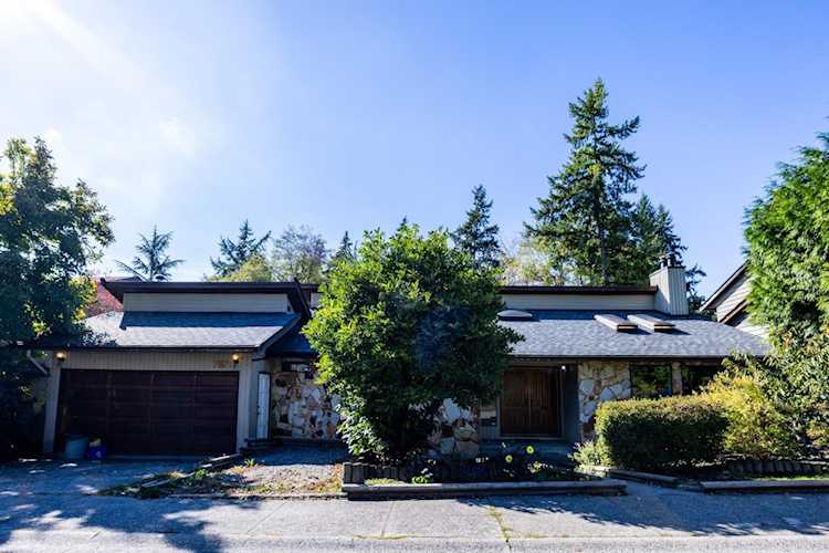 7671 Barrymore Drive Delta, BC V4C 4C8 | MLS® R2816340 Photo 1